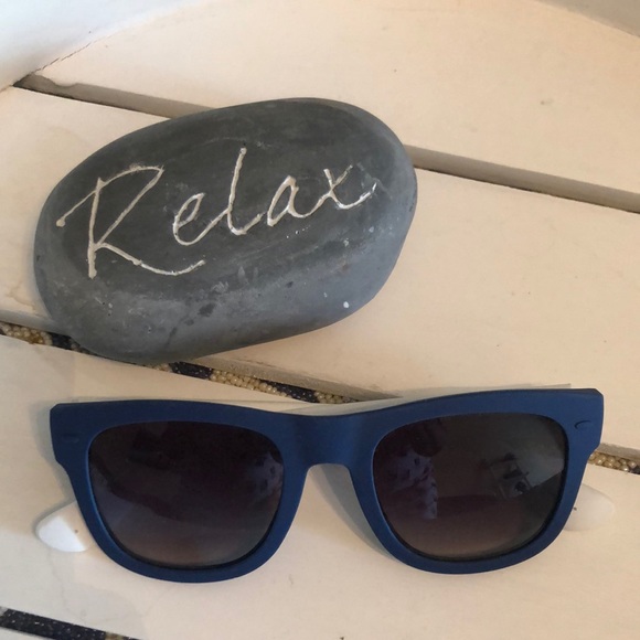 HAVAIANAS blue/white sunglasses - Picture 5 of 12